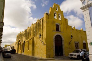 Campeche Tarpon, a fly fishing lodge ion the northern Yucatan that specializes in fly fishing for tarpon.