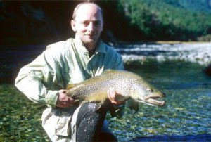 Fly fishing New Zealand;s South Island, sight fishing for browns in crystal clear New Zealand rivers with flyfishingheaven.com